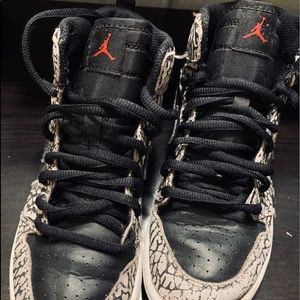 KIDS SIZE 3Y Jordan 1 Retro